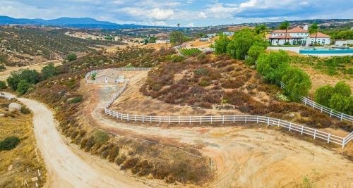 39050 Calle Breve, Temecula CA 92592-8869 exterior