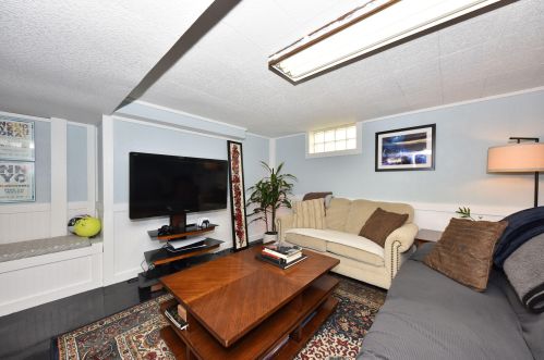 1410 Van Beck Ave, Milwaukee WI 53207-4531 exterior