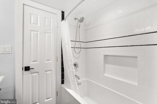 1316 T St, Washington DC 20009-4438 exterior