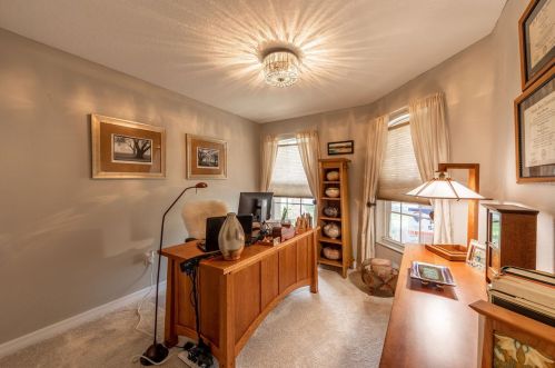 10006 Bridgeton Dr, Tampa FL  33626-1840 exterior