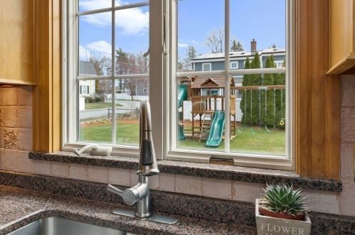 172 Middlesex St, North Andover MA 01845-3829 exterior