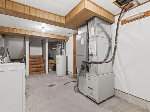 5160 King Arthurs Ct, Milwaukee WI 53221-3138 exterior