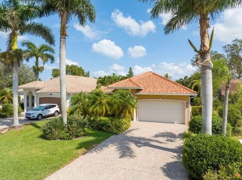 607 104th Ave, Naples, FL 34108-3228