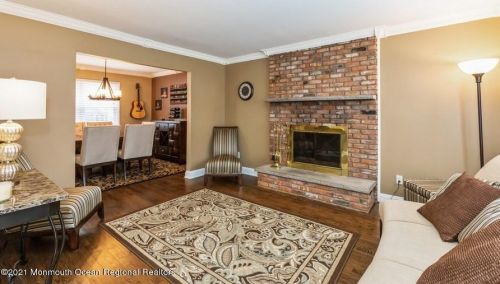 19 Sherwood Ln, Old Bridge NJ 08857-1634 exterior