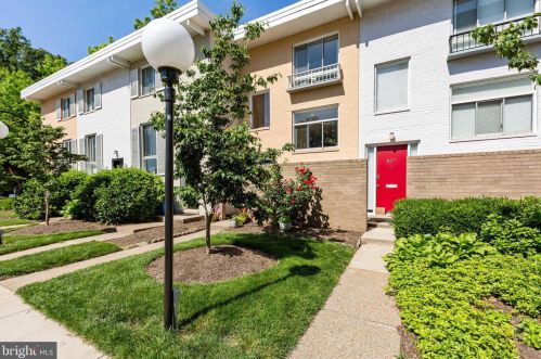 859 3rd St, Washington, DC 20024-3105