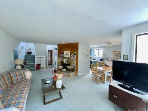 342 Ledge Dr, Torrington CT 06790-2245 exterior