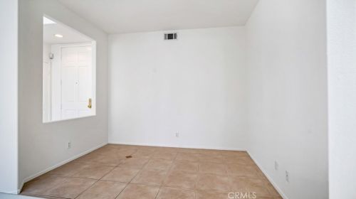 2940 Nau Ave, Tustin CA 92782-3377 exterior