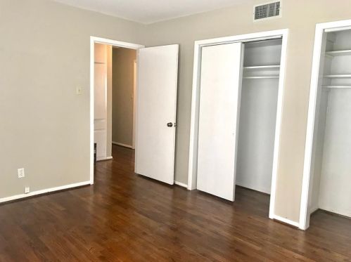 1624 6 St, Irving TX 75060-4310 exterior