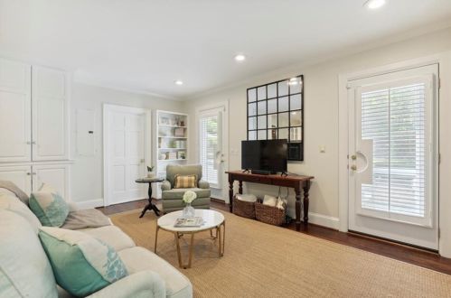 332 Golfview Rd, Atlanta GA 30309-1214 exterior