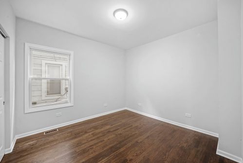 5917 Washtenaw Ave, Chicago IL  60659-3913 exterior