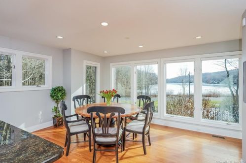 303 Mamanasco Rd, Ridgefield CT 06877-2425 exterior