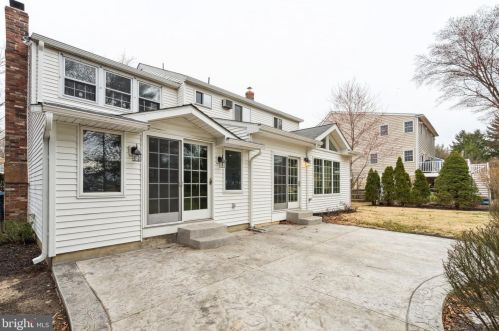 114 Woodview Ln, Riverton NJ  08077-3218 exterior