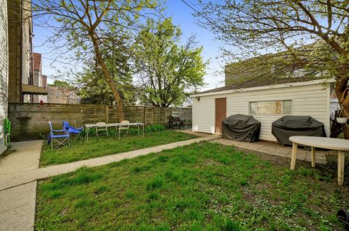 2252 Lawndale Ave, Chicago IL 60629-4345 exterior