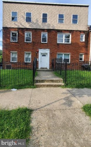 443 Orange St, Washington, DC 20032-1624
