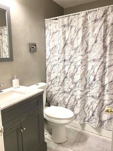 44 Ridgeland Rd, Wallingford CT 06492-2933 exterior