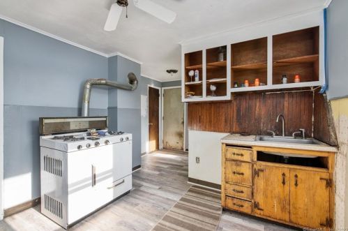 198 Main St, New Britain CT  06051-1915 exterior