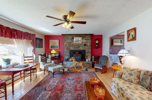 20 Woodward St, Killingly CT 06239-1642 exterior