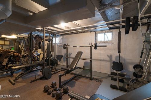 1254 Muskegon Ave, Grand Rapids MI 49504-3123 exterior