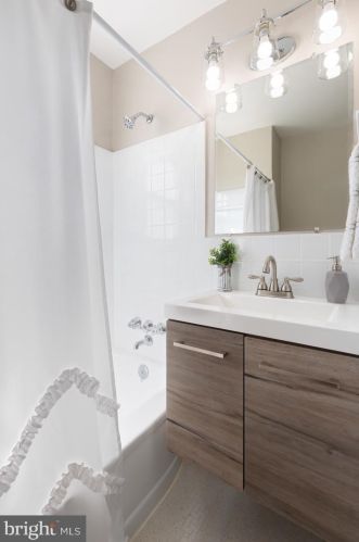 110 54th St, Washington DC 20019-6561 exterior