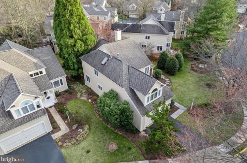 11207 Pavilion Club Ct, Herndon VA exterior