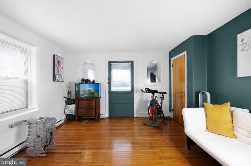 1433 Broad St, Philadelphia PA 19146-4808 exterior