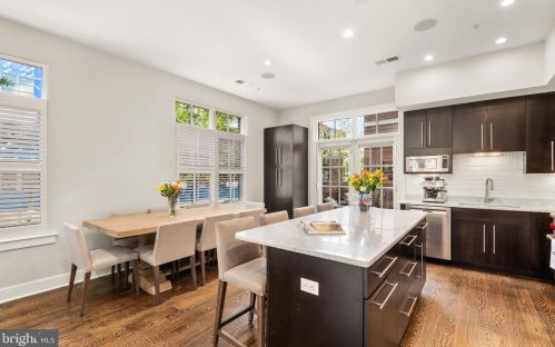 1127 Royal St, Alexandria VA  22314-1406 exterior