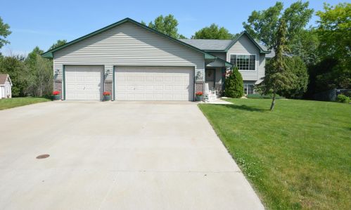 7322 31st St, Saint Paul, MN 55128-4030