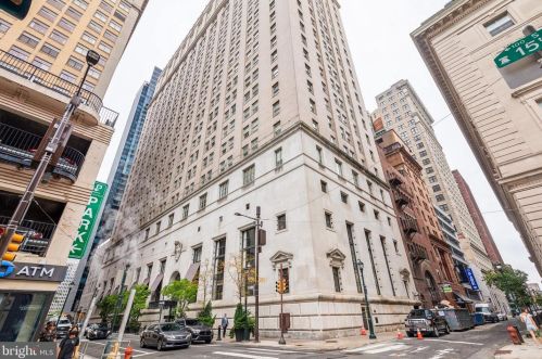 111 15th St, Philadelphia PA  19102-2625 exterior