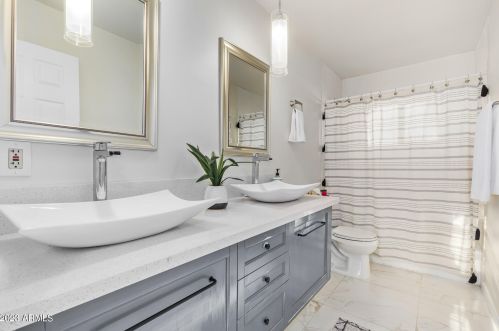 6501 20th Ave, Phoenix AZ  85015-1504 exterior