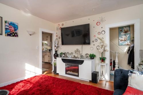 111 Eldridge St, Manchester CT  06040-5551 exterior