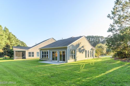 29 Mystic Point Dr, Bluffton SC 29909-2073 exterior