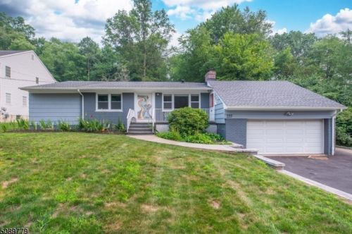 255 Hillside Ave, Livingston NJ  07039-3650 exterior