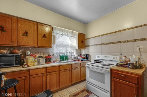 10215 Saint Lawrence Ave, Chicago IL 60628-2232 exterior