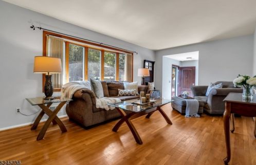 1395 Croyden Rd, Bridgewater NJ 08807-1310 exterior