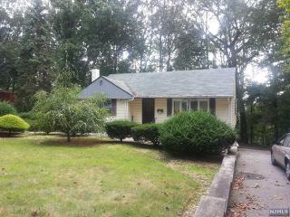 118 Armour Rd, Mahwah, NJ 07430-1911