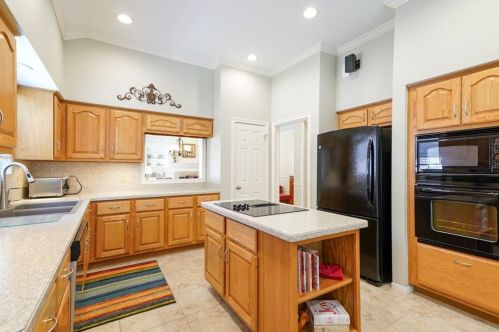 3218 Redwood Lake Dr, Humble TX 77345-1128 exterior