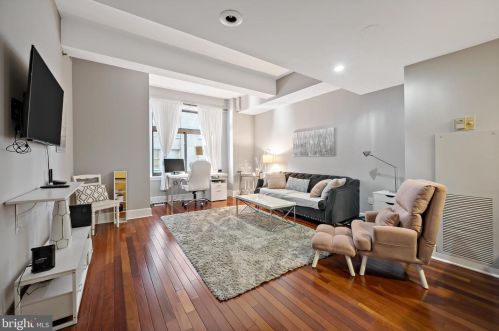 1500 Chestnut St, Philadelphia PA  19102-2737 exterior