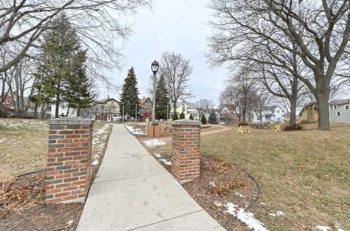 309 Mineral St, Milwaukee WI 53204-1739 exterior