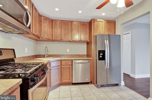 27 Mulberry St, Trenton NJ 08638-4425 exterior