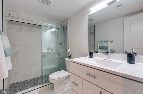 211 Douglas St, Washington DC  20002-1031 exterior