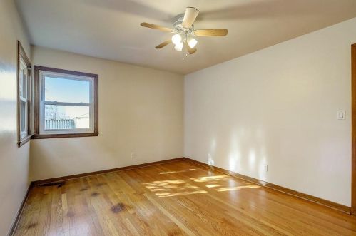 1409 Pinedale Ct, Milwaukee WI 53211-2266 exterior