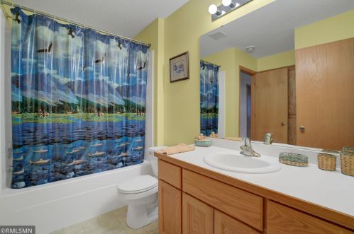 215 11 Ave, Princeton MN 55371-1451 exterior