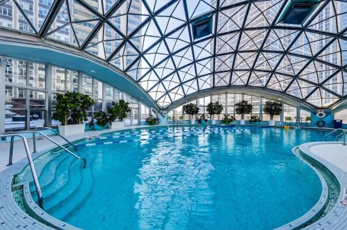 400 Randolph St, Chicago IL  60601-7313 exterior