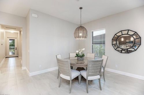 822 105 Ave, Naples FL 34108-1837 exterior