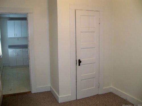 104 Meadow St, Wallingford CT 06492-3614 exterior