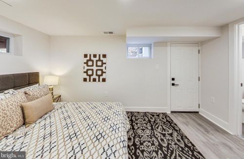 403 Dale Dr, Silver Spring MD  20910-5528 exterior