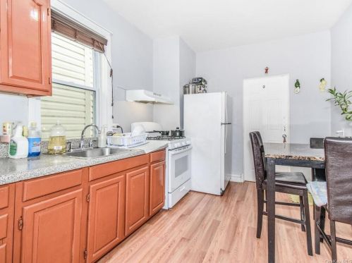 3278 Perry Ave, Bronx NY 10467-3255 exterior