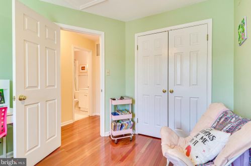 7041 Chesley Search Way, Alexandria VA 22315-4754 exterior