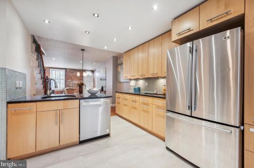 721 3 St, Philadelphia PA 19123-2903 exterior