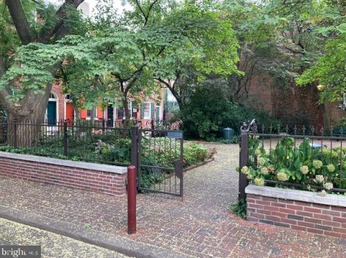 712 Addison St, Philadelphia PA  19147-1304 exterior